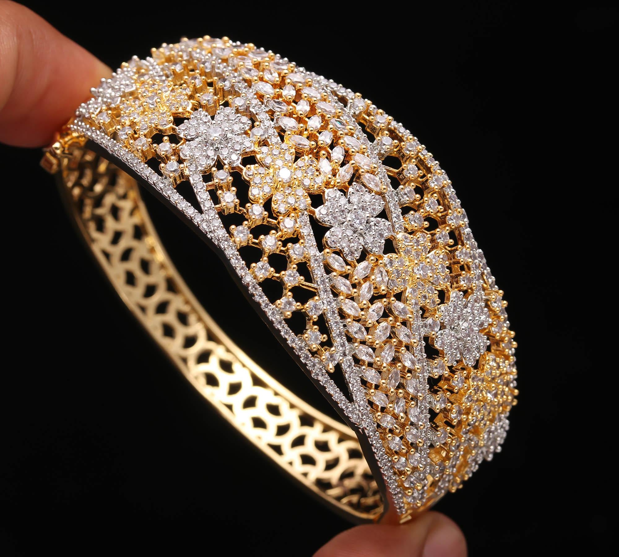 Elegant Gold-Plated Floral Diamond-Cut Bangle – Premium Bridal & Festive Jewelry for Women
